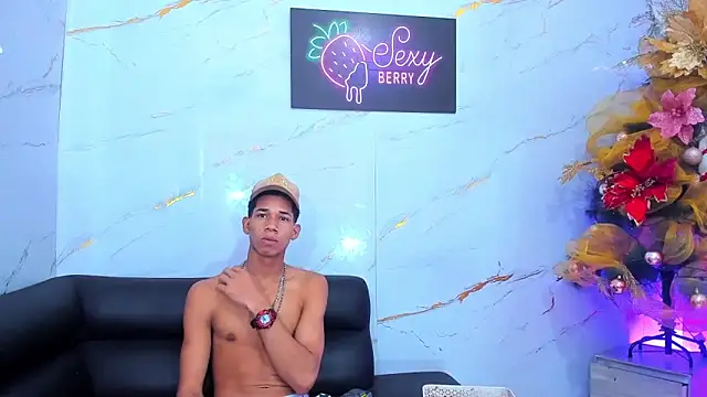 Snapshot of Little_nicoll chatting on 12/04/25, 10:51 Little nicoll online show from 12/04/25, 10:51