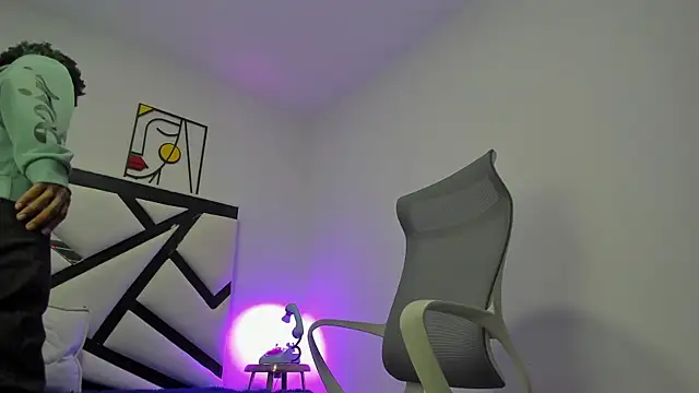 REDBRYAN EBANO online show from 10/17/25, 07:27