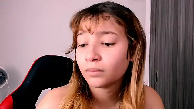 Snapshot of EmuOtori chatting on 01/09/26, 12:08 EmuOtori online show from 01/09/26, 12:08