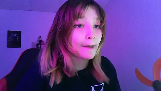 Snapshot of EmuOtori chatting on 02/24/26, 12:36 EmuOtori online show from 02/24/26, 12:36