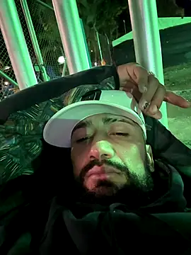 Santiago hot19 online show from 10/31/25, 07:09