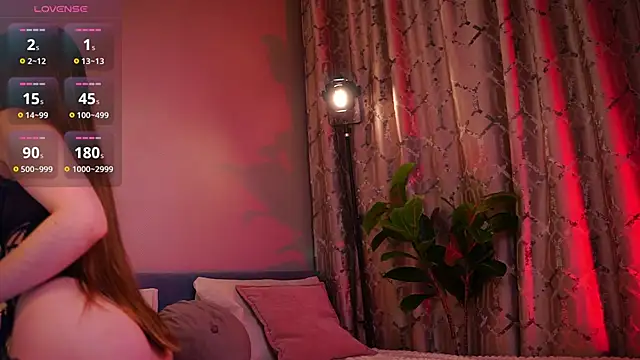 LureOfEva online show from 11/08/25, 01:55