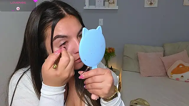 Snapshot of Ambeer_star chatting on 10/12/25, 04:17 Ambeer star online show from 10/12/25, 04:17