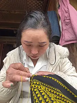 miemie-xx online show from 12/17/25, 02:28