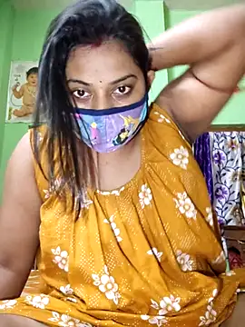 Snapshot of MAGGO-11 chatting on 10/22/25, 07:24 MAGGO-11 online show from 10/22/25, 07:24