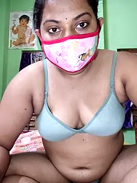 Snapshot of MAGGO-11 chatting on 10/28/25, 06:43 MAGGO-11 online show from 10/28/25, 06:43