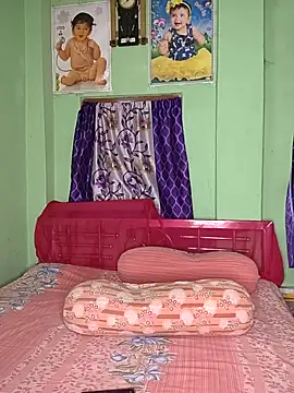 Snapshot of MAGGO-11 chatting on 11/20/25, 06:29 MAGGO-11 online show from 11/20/25, 06:29