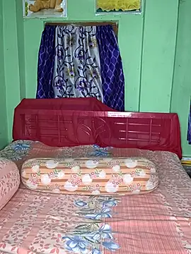 Snapshot of MAGGO-11 chatting on 11/22/25, 06:18 MAGGO-11 online show from 11/22/25, 06:18