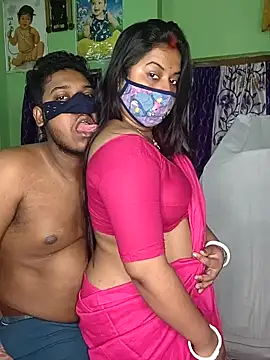 Snapshot of MAGGO-11 chatting on 11/24/25, 06:51 MAGGO-11 online show from 11/24/25, 06:51