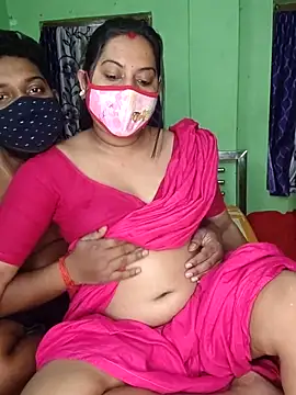 Snapshot of MAGGO-11 chatting on 12/05/25, 06:15 MAGGO-11 online show from 12/05/25, 06:15