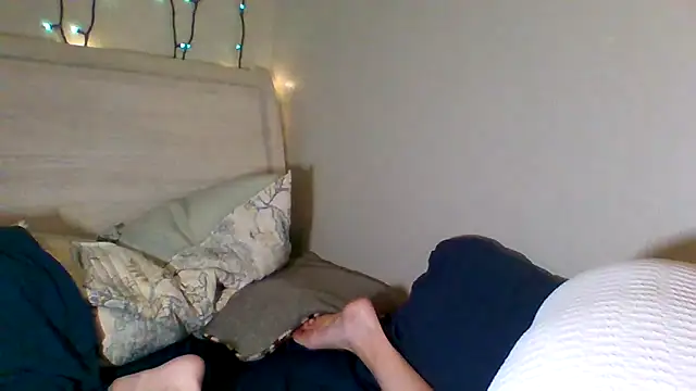 Snapshot of easy_briezy chatting on 10/08/25, 02:09 easy briezy online show from 10/08/25, 02:09