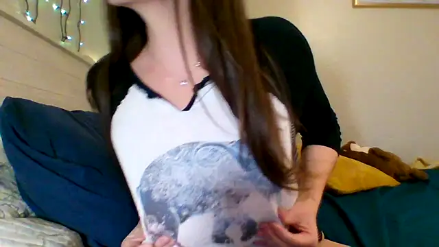 Snapshot of easy_briezy chatting on 11/03/25, 11:37 easy briezy online show from 11/03/25, 11:37