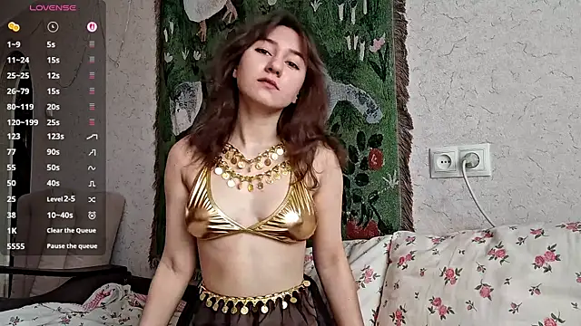 MiaLovelyOne online show from 04/04/26, 07:28