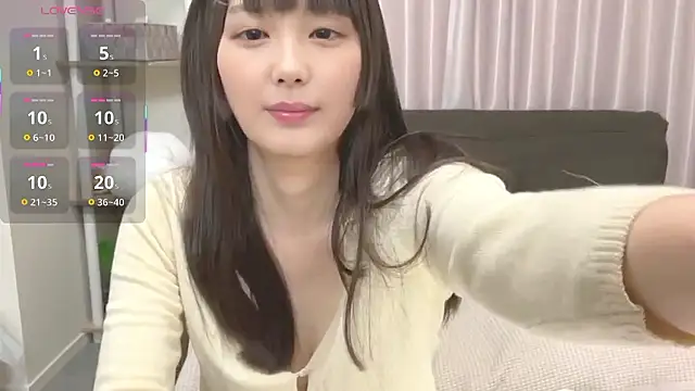 mai-chan  online show from 11/25/25, 02:55