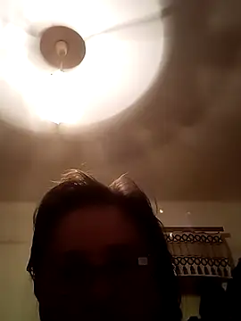 Snapshot of MilaCold5443 chatting on 10/17/25, 04:37 MilaCold5443 online show from 10/17/25, 04:37