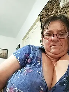 Snapshot of MilaCold5443 chatting on 07/05/26, 05:03 MilaCold5443 online show from 07/05/26, 05:03