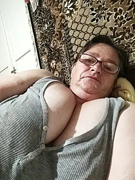 Snapshot of MilaCold5443 chatting on 07/17/26, 02:40 MilaCold5443 online show from 07/17/26, 02:40
