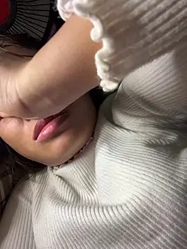 hello-cute online show from 12/14/25, 11:42