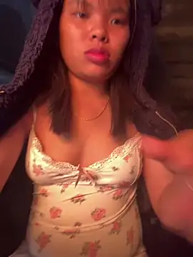 hello-cute online show from 12/16/25, 03:22