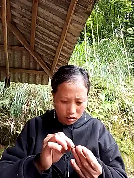 Snapshot of jerry-xx chatting on 11/16/25, 01:22 jerry-xx online show from 11/16/25, 01:22