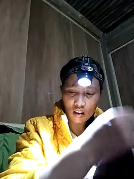 Snapshot of jerry-xx chatting on 12/19/25, 12:01 jerry-xx online show from 12/19/25, 12:01