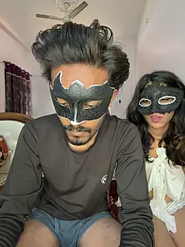 Lovebirdss online show from 12/17/25, 09:04