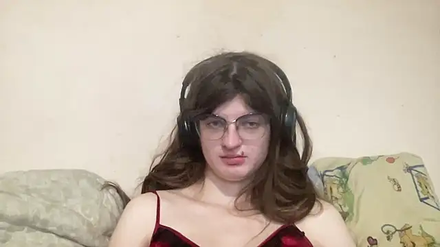 Snapshot of NikaXZimax chatting on 11/11/25, 08:25 NikaXZimax online show from 11/11/25, 08:25