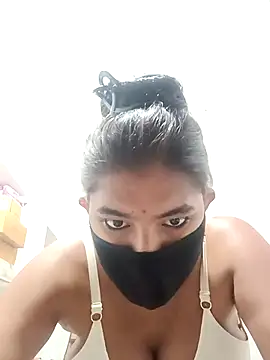 Hot radhaji online show from 10/23/25, 09:19