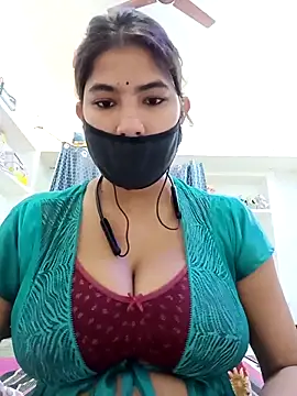 Hot radhaji online show from 04/28/26, 01:37