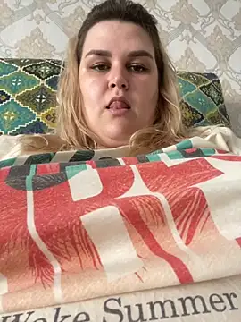 Snapshot of Vita6777 chatting on 10/31/25, 09:43 Vita6777 online show from 10/31/25, 09:43