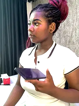 KarinaFlowers  online show from 12/19/25, 12:23