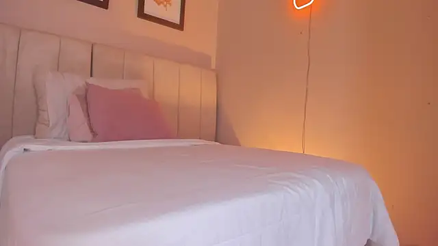  alison c online show from 10/14/25, 11:33