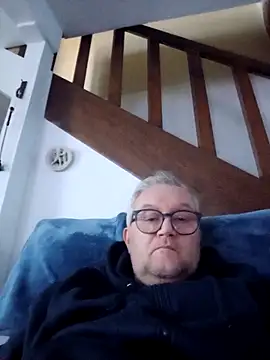 Snapshot of macdut67 chatting on 10/23/25, 04:39 macdut67 online show from 10/23/25, 04:39