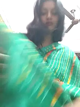 Snapshot of Janu-hasena chatting on 10/21/25, 01:06 Janu-hasena online show from 10/21/25, 01:06