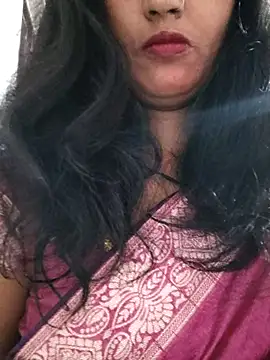 Snapshot of Janu-hasena chatting on 10/27/25, 09:46 Janu-hasena online show from 10/27/25, 09:46