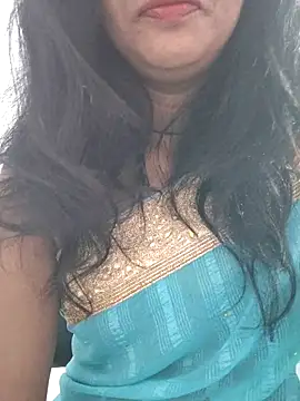 Snapshot of Janu-hasena chatting on 10/28/25, 01:31 Janu-hasena online show from 10/28/25, 01:31