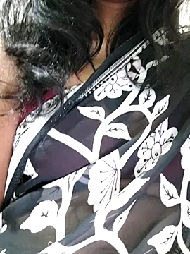 Snapshot of Janu-hasena chatting on 11/03/25, 07:04 Janu-hasena online show from 11/03/25, 07:04