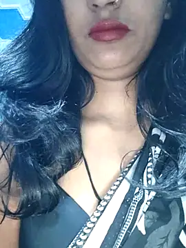 Snapshot of Janu-hasena chatting on 11/25/25, 01:16 Janu-hasena online show from 11/25/25, 01:16