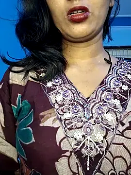 Snapshot of Janu-hasena chatting on 12/14/25, 04:29 Janu-hasena online show from 12/14/25, 04:29