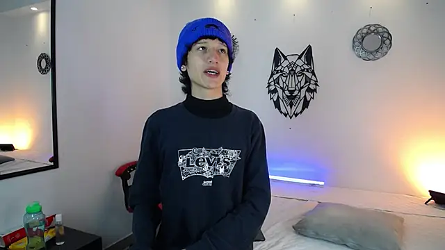 Emo Boy  online show from 12/17/25, 12:33