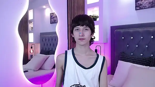 Emo Boy  online show from 04/02/26, 08:28