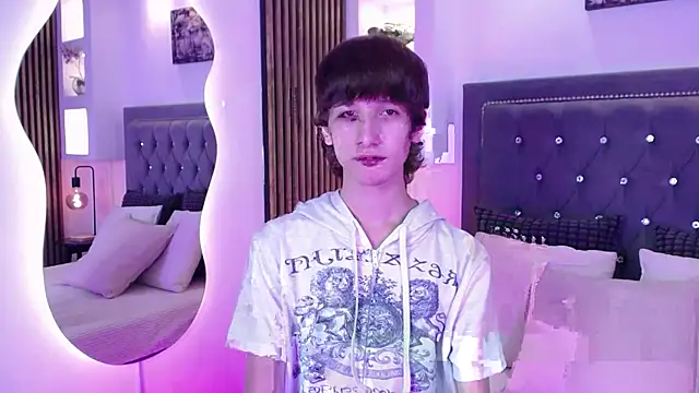 Emo Boy  online show from 04/23/26, 08:33