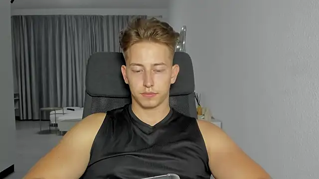 Snapshot of find0m_master chatting on 10/16/25, 07:48 find0m master online show from 10/16/25, 07:48