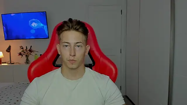 Snapshot of find0m_master chatting on 10/18/25, 03:13 find0m master online show from 10/18/25, 03:13