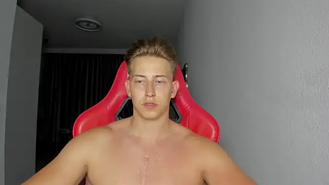 Snapshot of find0m_master chatting on 10/28/25, 10:34 find0m master online show from 10/28/25, 10:34