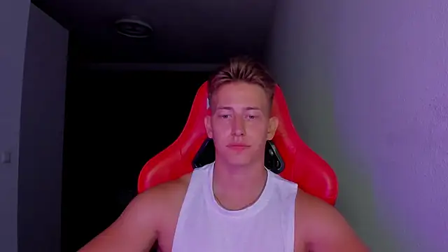 Snapshot of find0m_master chatting on 11/10/25, 09:47 find0m master online show from 11/10/25, 09:47