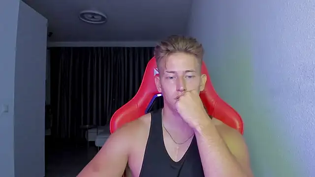 Snapshot of find0m_master chatting on 11/26/25, 10:00 find0m master online show from 11/26/25, 10:00