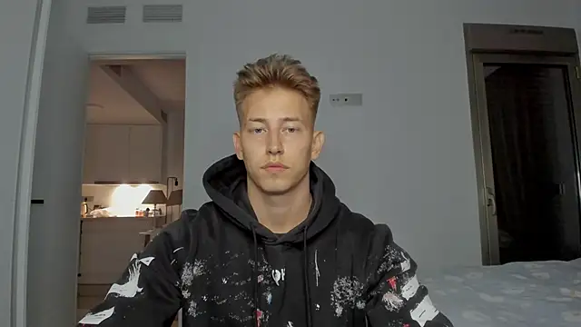 Snapshot of find0m_master chatting on 12/14/25, 11:42 find0m master online show from 12/14/25, 11:42