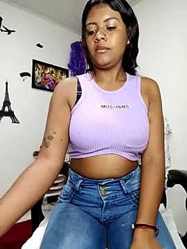 vannesitha25 online show from 10/21/25, 01:12