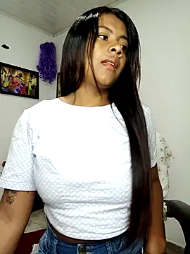 vannesitha25 online show from 10/31/25, 02:07